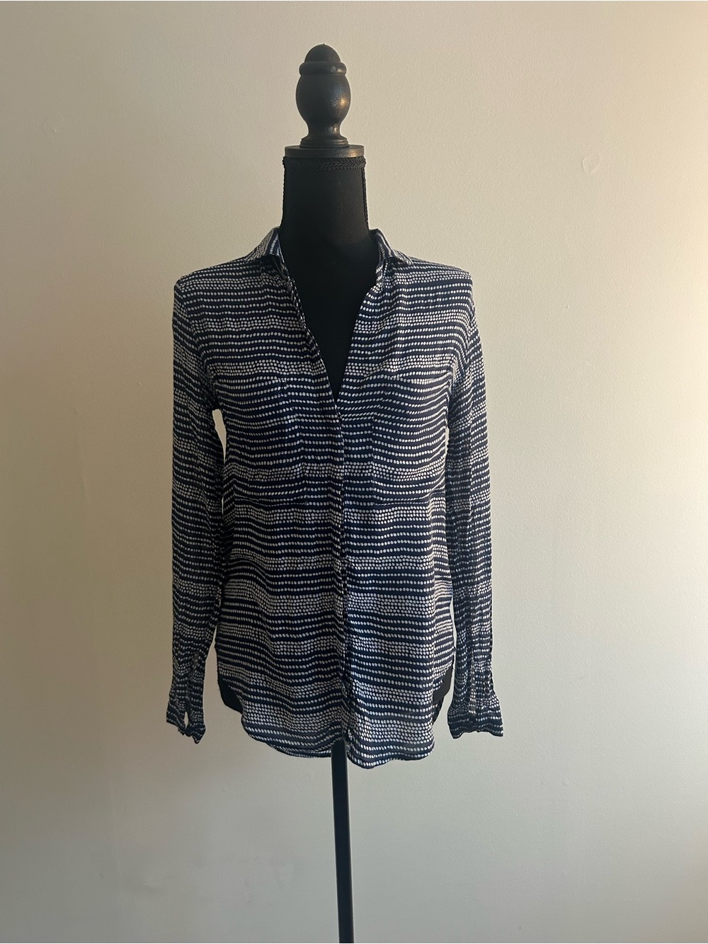 Cloth & Stone Navy & White Printed Button-Up Blouse